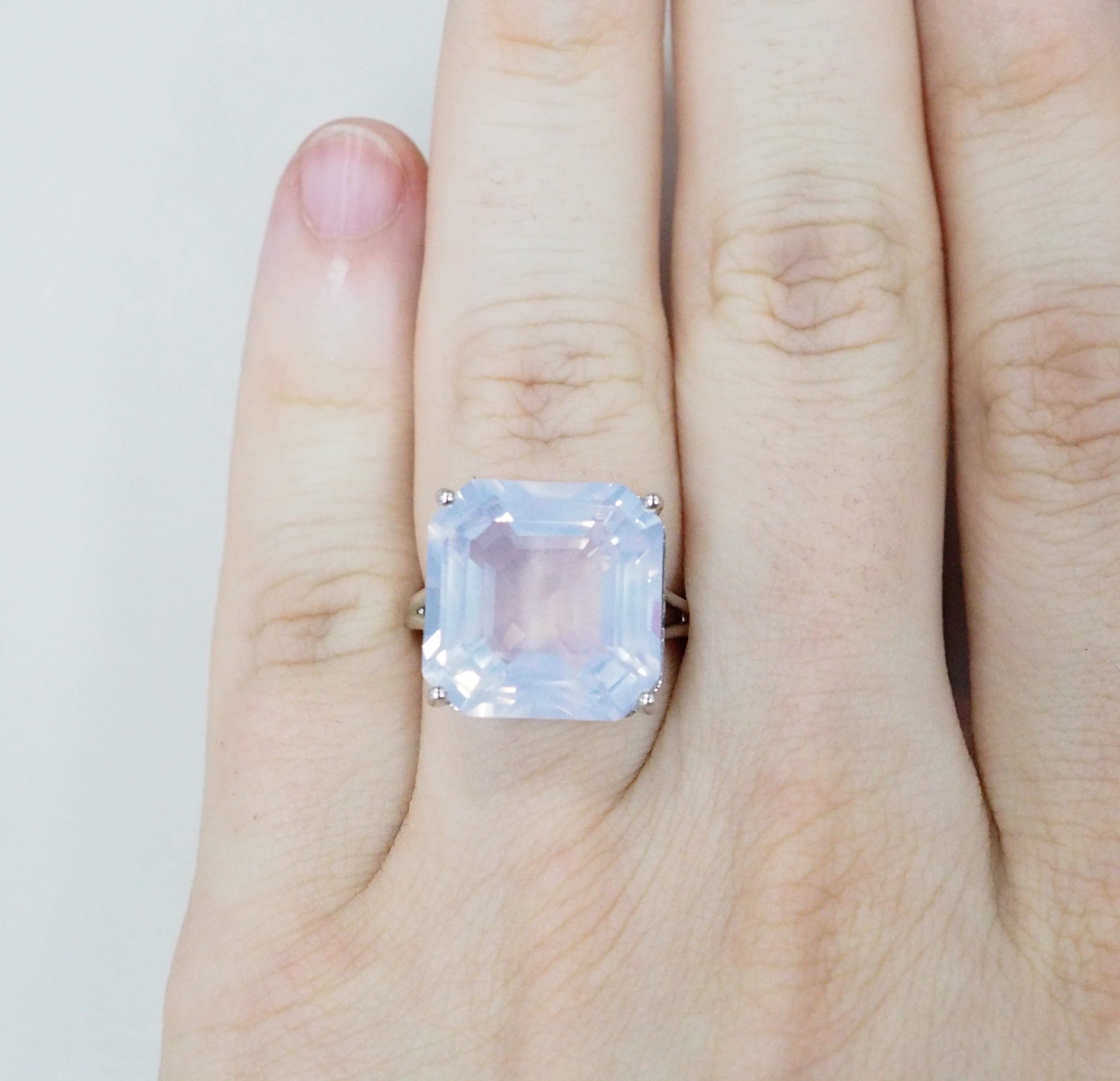 Серебряное кольцо с кварцем